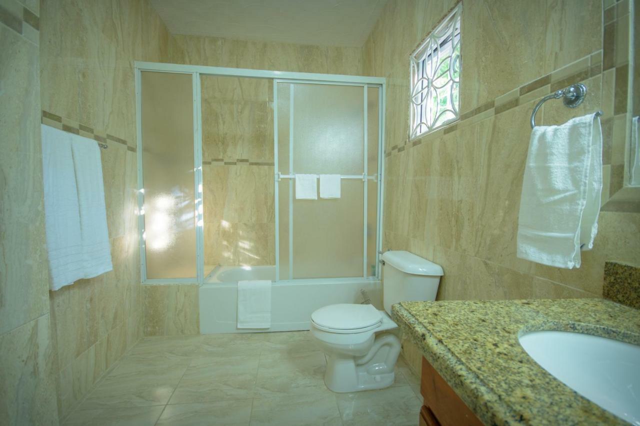 Tropical Escape Villa Ocho Rios Exterior photo