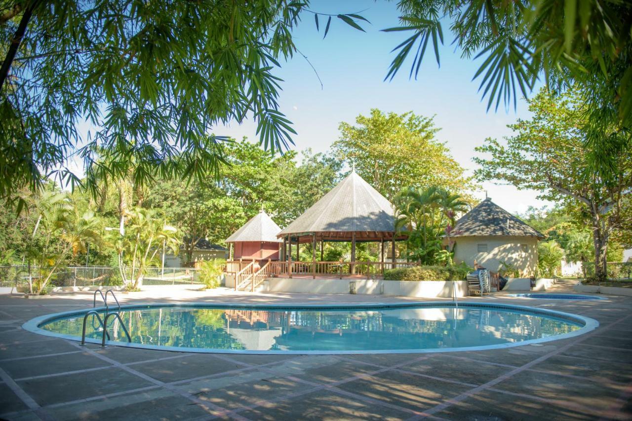 Tropical Escape Villa Ocho Rios Exterior photo