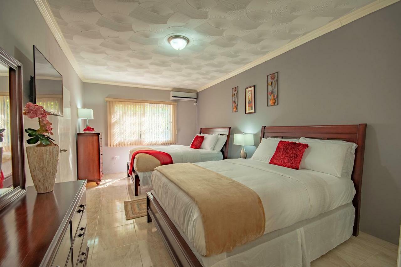 Tropical Escape Villa Ocho Rios Exterior photo